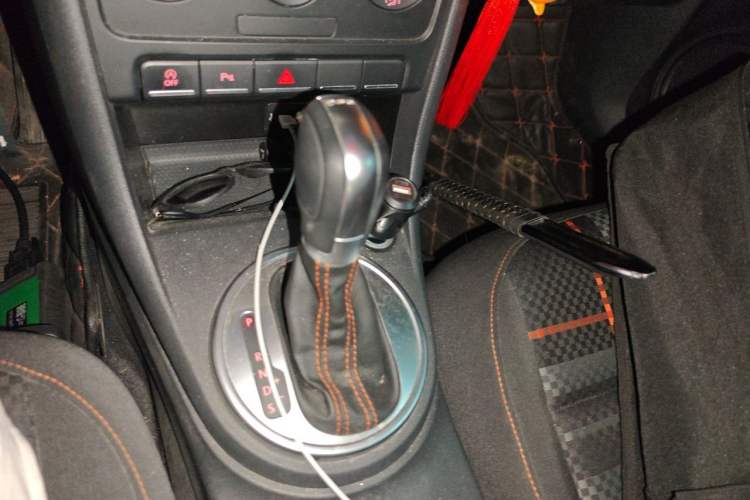 Used Volkswagen Beetle 2016 180TSI Club Edition Gear Lever