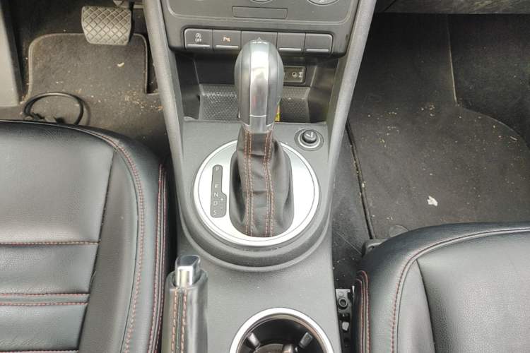 Used Volkswagen Beetle 2016 180TSI Club Edition Gear Lever