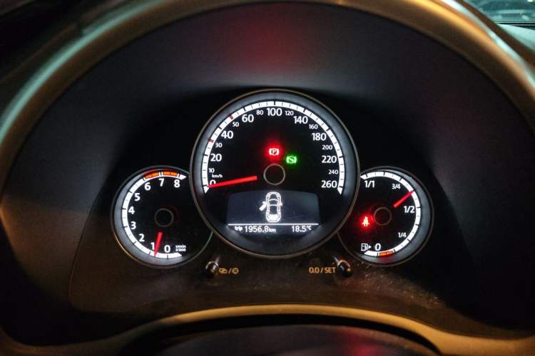 Used Volkswagen Beetle 2016 180TSI Club Edition Instrument Cluster