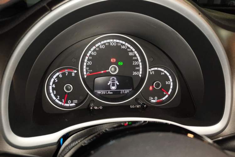 Used Volkswagen Beetle 2016 180TSI Club Edition Instrument Cluster