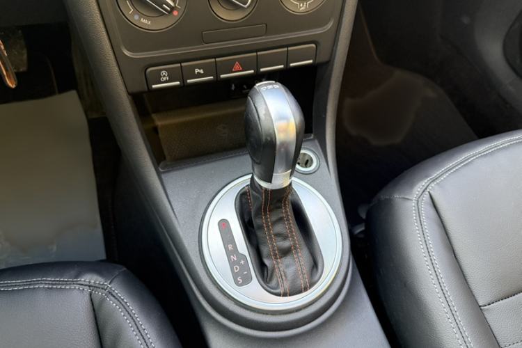 Used Volkswagen Beetle 2016 180TSI Club Edition Interior 2