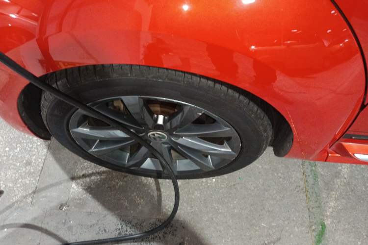 Used Volkswagen Beetle 2016 180TSI Club Edition Left Front Wheel Hub