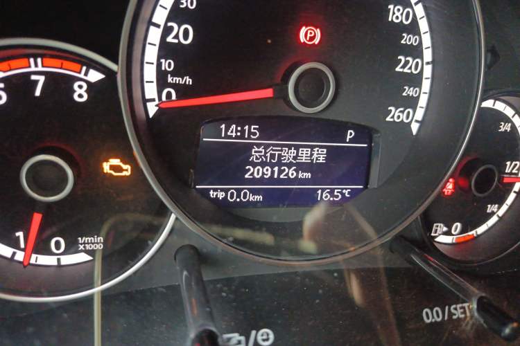 Used Volkswagen Beetle 2016 180TSI Club Edition Odometer Close Up