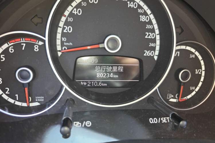 Used Volkswagen Beetle 2016 180TSI Club Edition Odometer Close Up