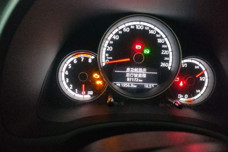 Used Volkswagen Beetle 2016 180TSI Club Edition Odometer Close Up