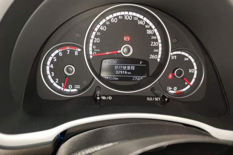 Used Volkswagen Beetle 2016 180TSI Club Edition Odometer Close Up