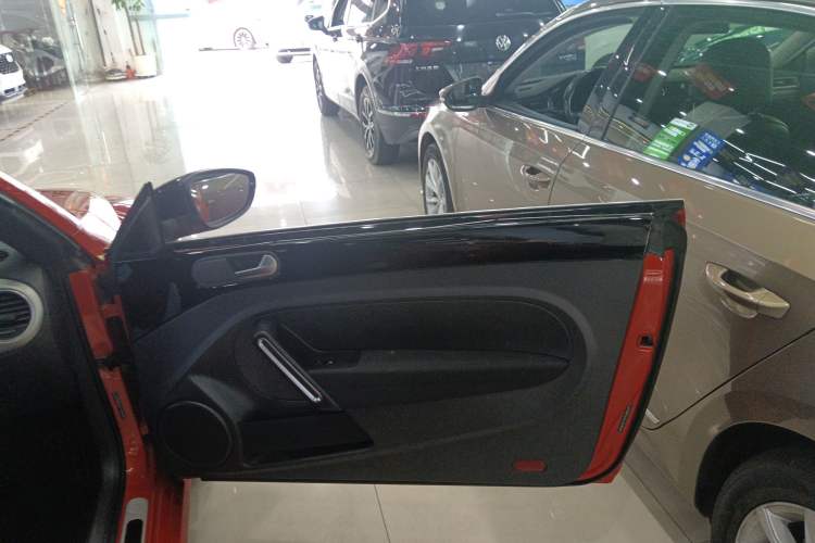 Used Volkswagen Beetle 2016 180TSI Club Edition Right Front Door Interior