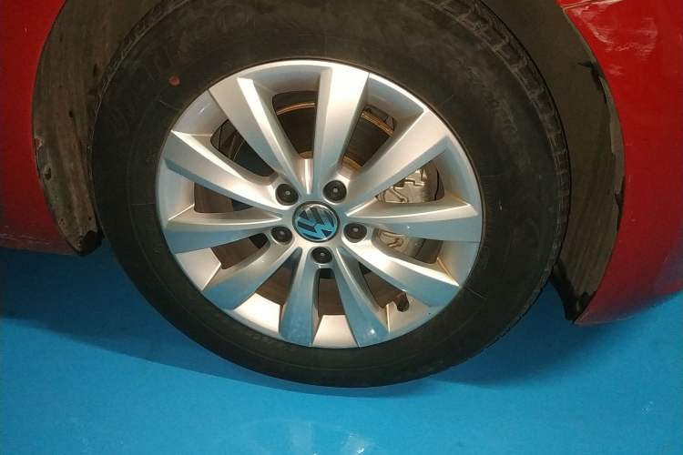 Used Volkswagen Beetle 2016 180TSI Club Edition Right Front Wheel Hub