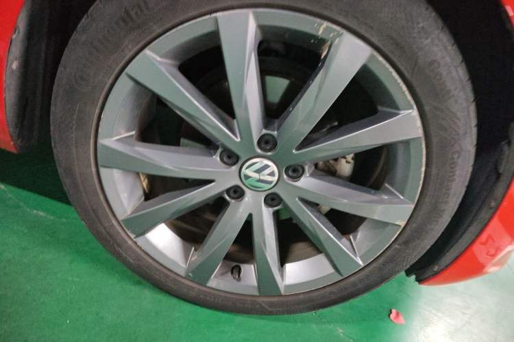 Used Volkswagen Beetle 2016 180TSI Club Edition Right Front Wheel Hub