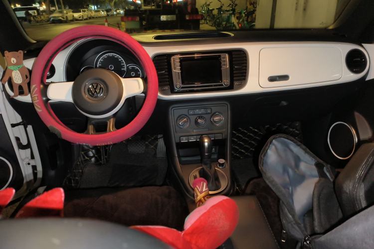 Used Volkswagen Beetle 2016 180TSI Club Edition Center Console