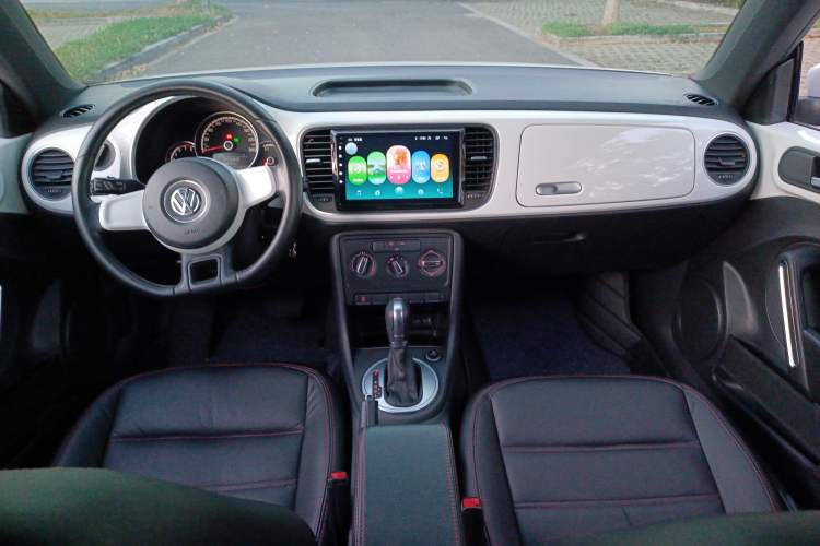 Used Volkswagen Beetle 2016 180TSI Club Edition Center Console