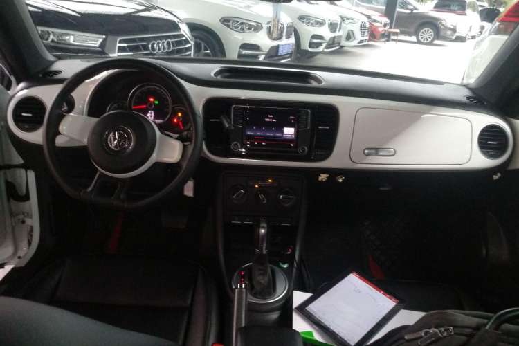 Used Volkswagen Beetle 2016 180TSI Club Edition Center Console
