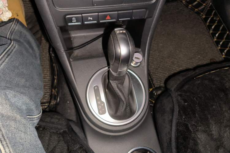 Used Volkswagen Beetle 2016 180TSI Club Edition Gear Lever