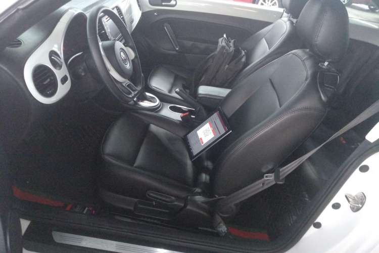 Used Volkswagen Beetle 2016 180TSI Club Edition Left Front Seat