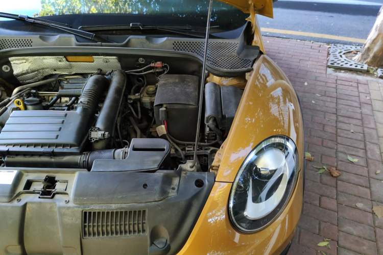Used Volkswagen Beetle 2016 280TSI Dune Off-Road Edition Engine Bay Left