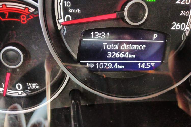 Used Volkswagen Beetle 2017 180TSI Shangle Edition Odometer Close Up