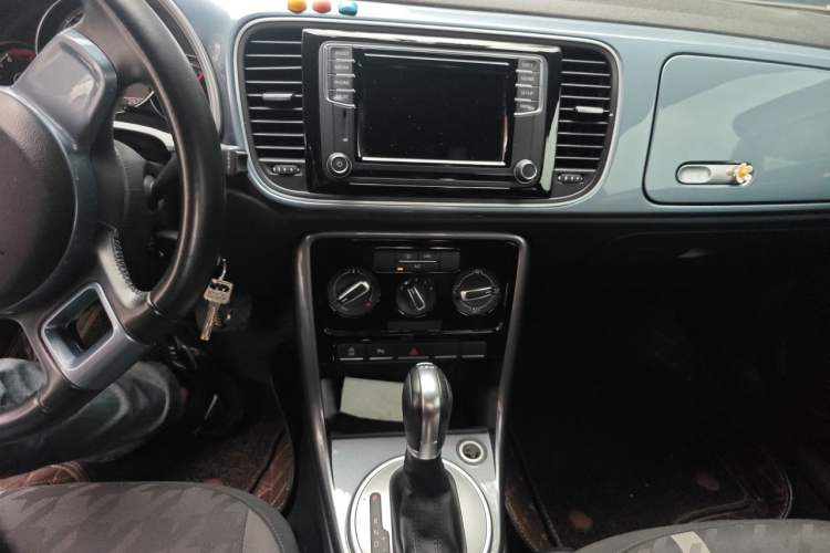 Used Volkswagen Beetle 2017 180TSI Yile Edition Audio And AC Panel