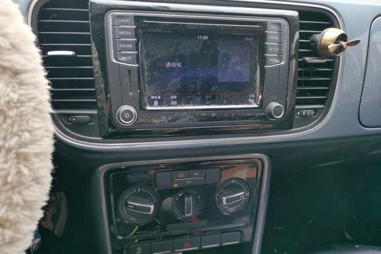 Used Volkswagen Beetle 2017 180TSI Yile Edition Audio And AC Panel