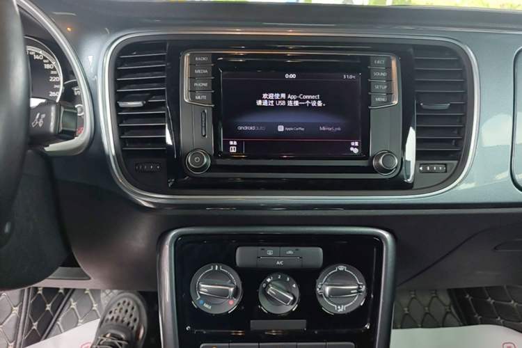 Used Volkswagen Beetle 2017 180TSI Yile Edition Audio And AC Panel