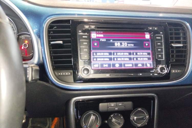 Used Volkswagen Beetle 2017 180TSI Yile Edition Audio And AC Panel