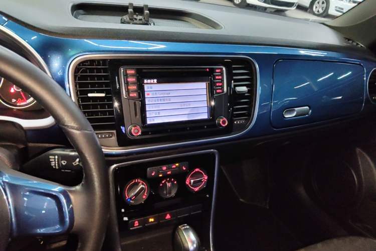 Used Volkswagen Beetle 2017 180TSI Shangle Edition Audio And AC Panel