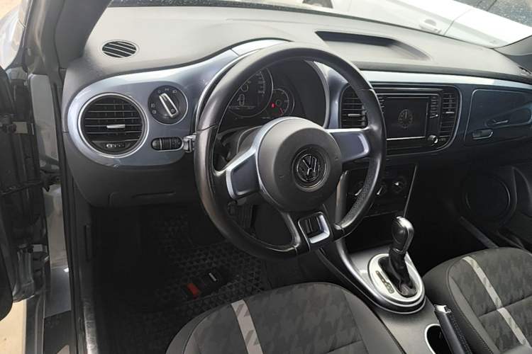 Used Volkswagen Beetle 2017 180TSI Yile Edition Center Console