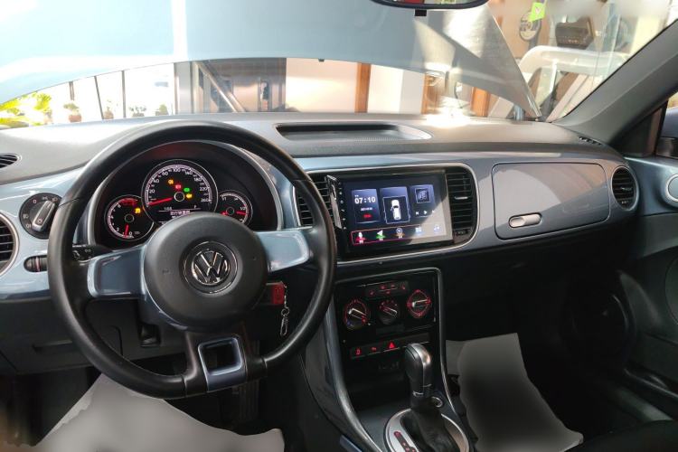 Used Volkswagen Beetle 2017 180TSI Shangle Edition Center Console