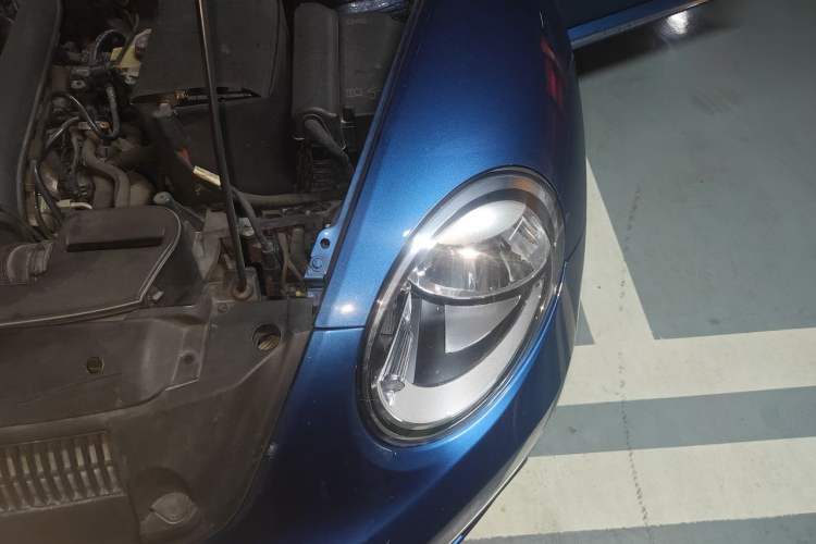 Used Volkswagen Beetle 2017 180TSI Yile Edition Engine Bay Left