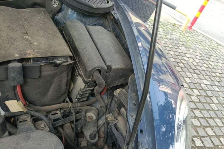 Used Volkswagen Beetle 2017 180TSI Yile Edition Engine Bay Left