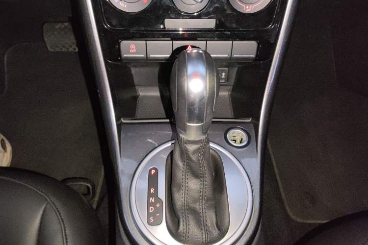 Used Volkswagen Beetle 2017 180TSI Yile Edition Gear Lever