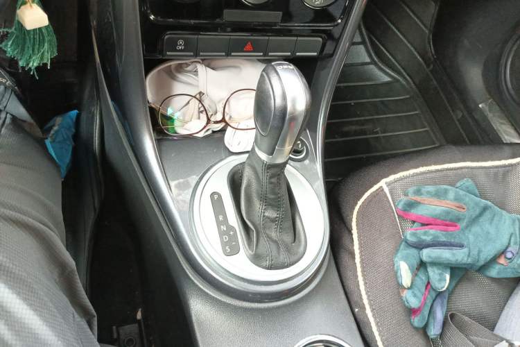 Used Volkswagen Beetle 2017 180TSI Yile Edition Gear Lever