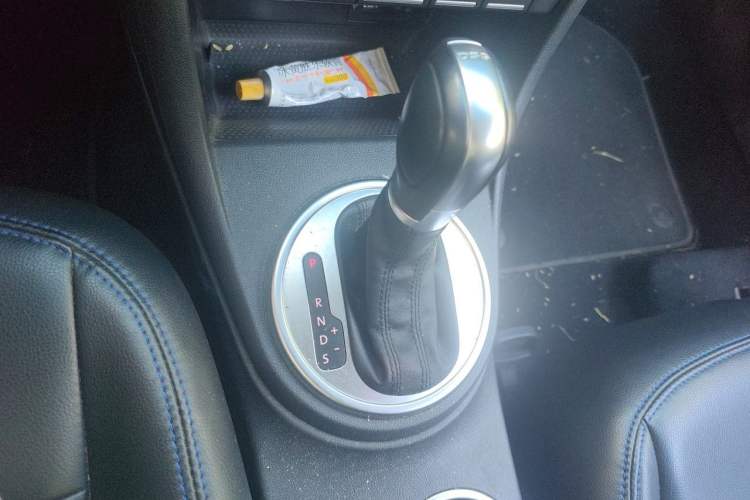 Used Volkswagen Beetle 2017 180TSI Yile Edition Gear Lever