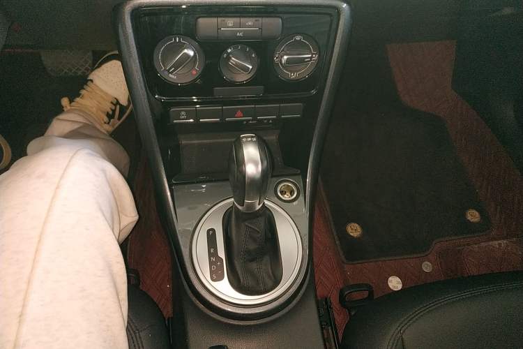 Used Volkswagen Beetle 2017 180TSI Yile Edition Gear Lever