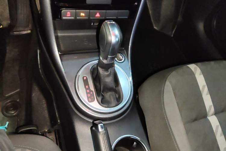 Used Volkswagen Beetle 2017 180TSI Shangle Edition Gear Lever