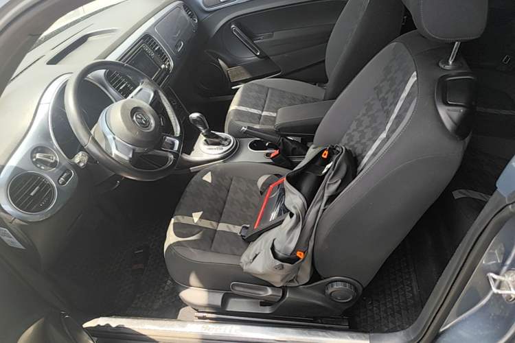 Used Volkswagen Beetle 2017 180TSI Yile Edition Left Front Seat