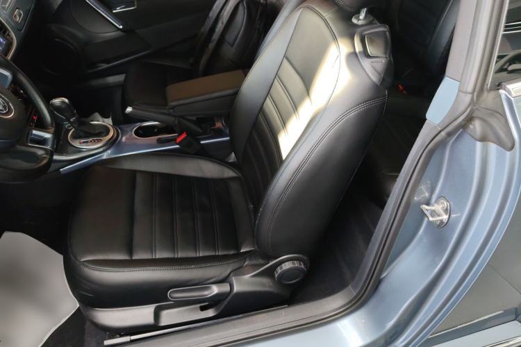 Used Volkswagen Beetle 2017 180TSI Shangle Edition Left Front Seat