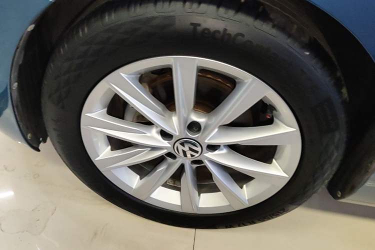 Used Volkswagen Beetle 2017 180TSI Shangle Edition Left Front Wheel Hub