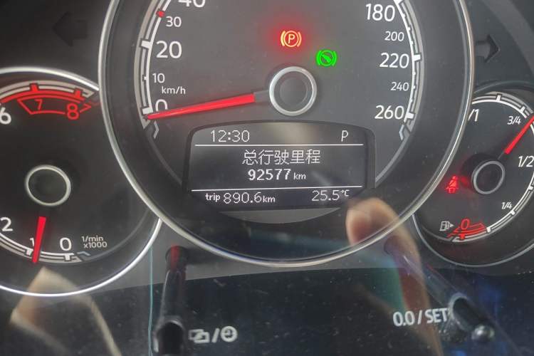 Used Volkswagen Beetle 2017 180TSI Yile Edition Odometer Close Up