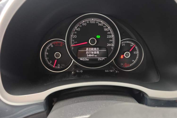 Used Volkswagen Beetle 2017 180TSI Yile Edition Odometer Close Up