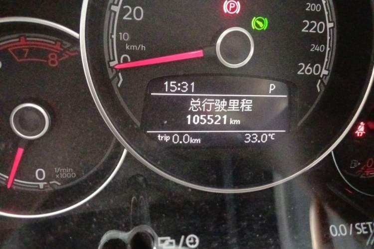 Used Volkswagen Beetle 2017 180TSI Yile Edition Odometer Close Up