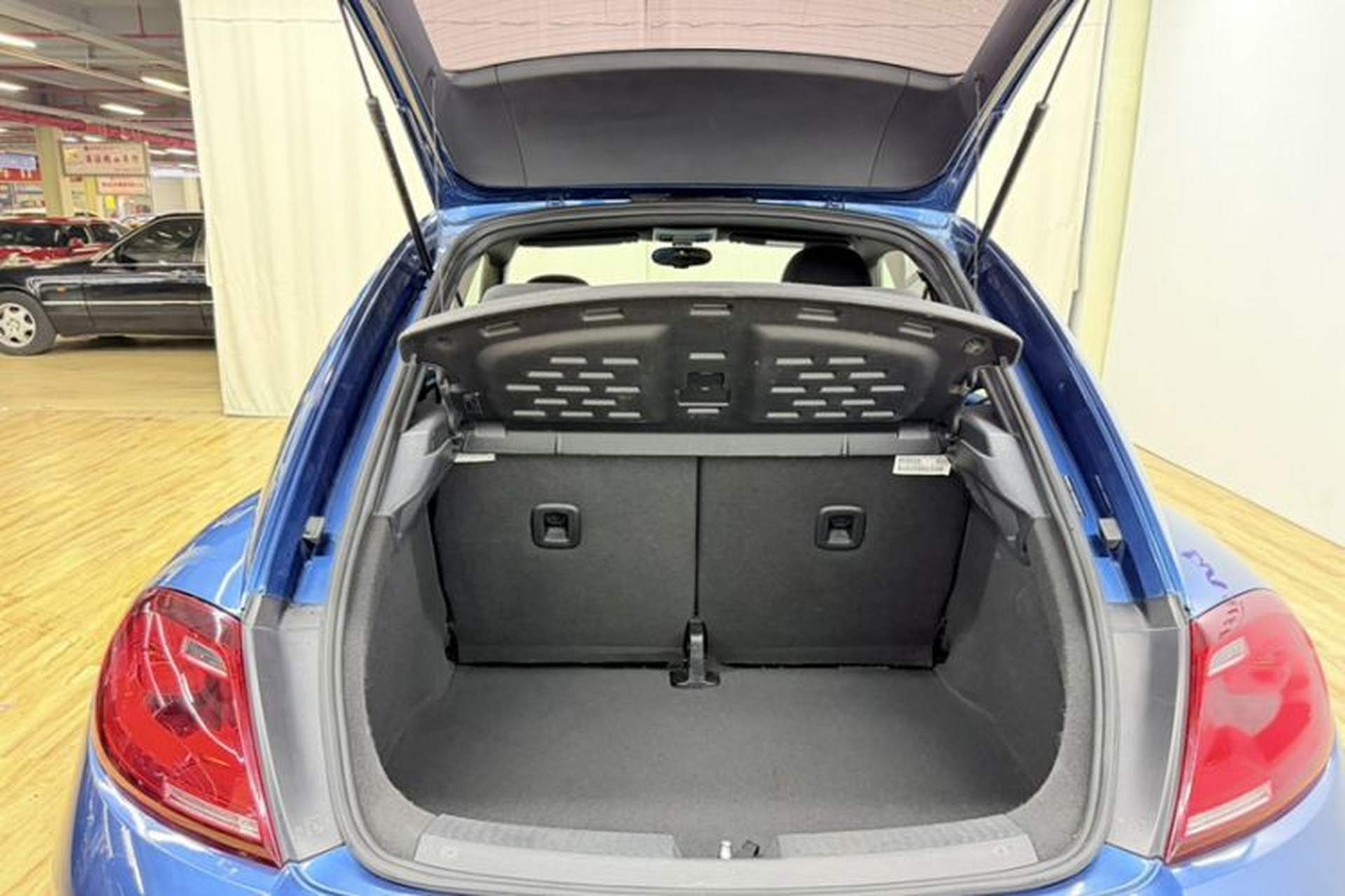 Used Volkswagen Beetle 2017 180TSI Yile Edition Trunk