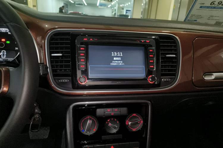 Used Volkswagen Beetle 2017 180TSI Yile Edition Audio And AC Panel
