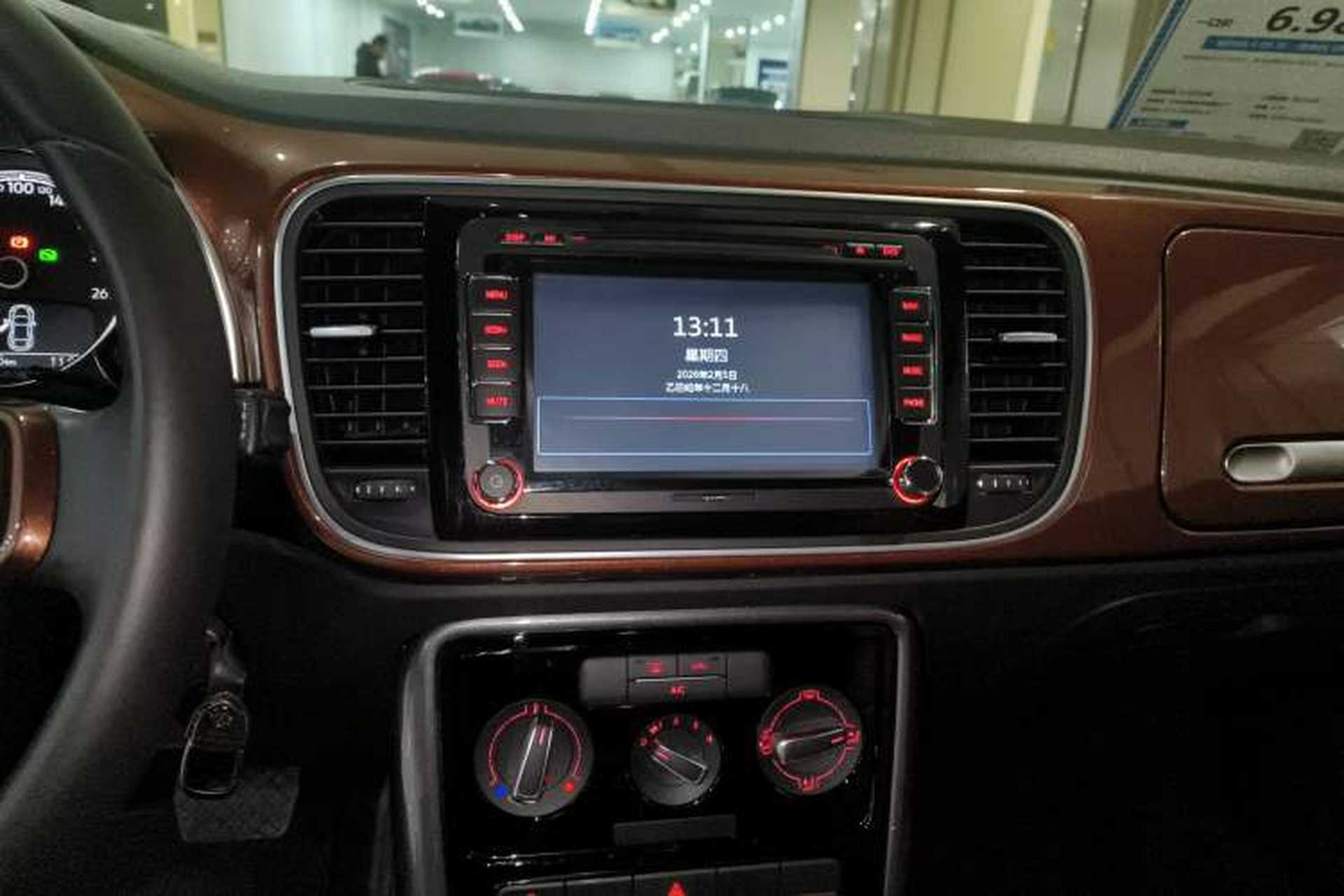 Used Volkswagen Beetle 2017 180TSI Yile Edition Audio And AC Panel