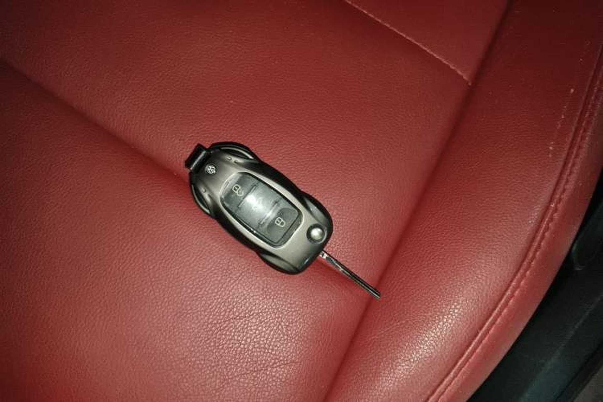 Used Volkswagen Beetle 2017 180TSI Yile Edition Interior 1