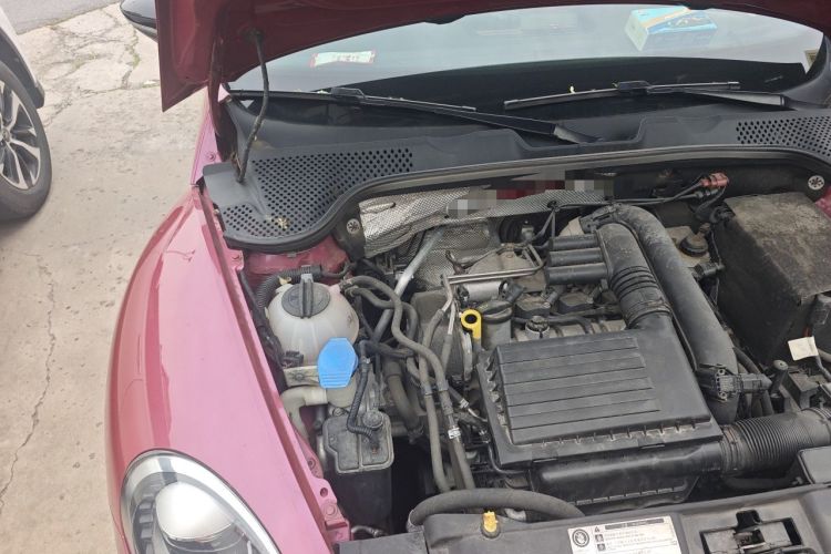 Used Volkswagen Beetle 2017 180TSI Pink Beauty Edition Engine Bay Right
