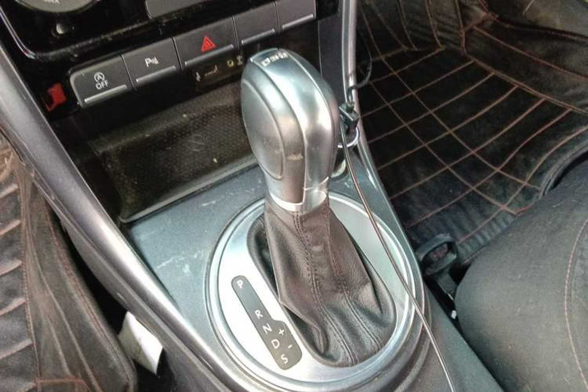 Used Volkswagen Beetle 2017 180TSI Pink Beauty Edition Gear Lever