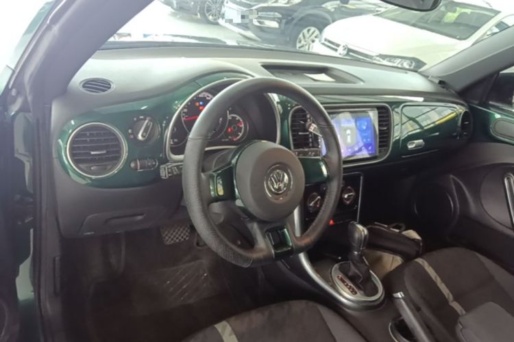 Used Volkswagen Beetle 2017 180TSI Emerald Classic Edition Center Console