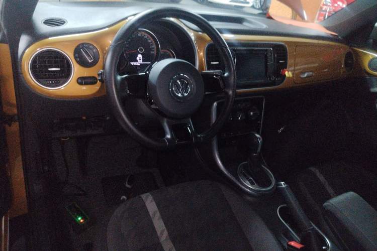Used Volkswagen Beetle 2017 180TSI Dune Off-Road Edition Center Console