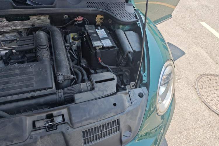 Used Volkswagen Beetle 2017 180TSI Yile Edition Engine Bay Left