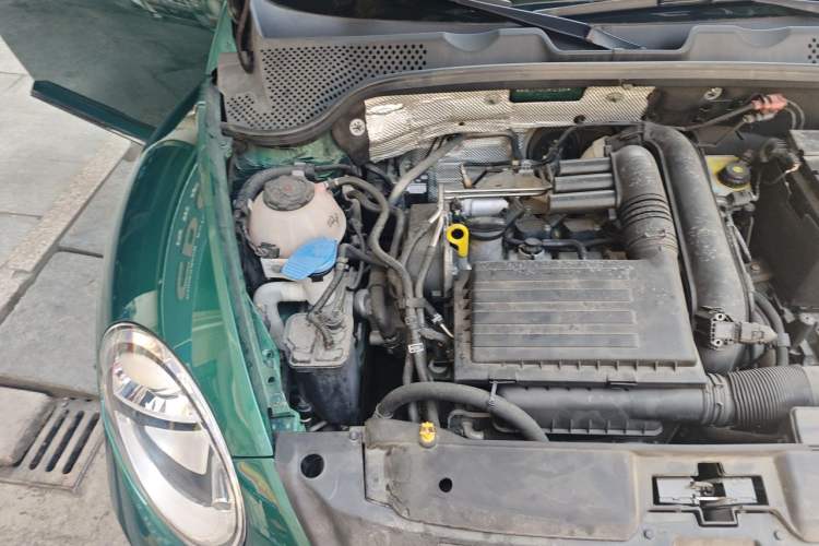Used Volkswagen Beetle 2017 180TSI Yile Edition Engine Bay Right